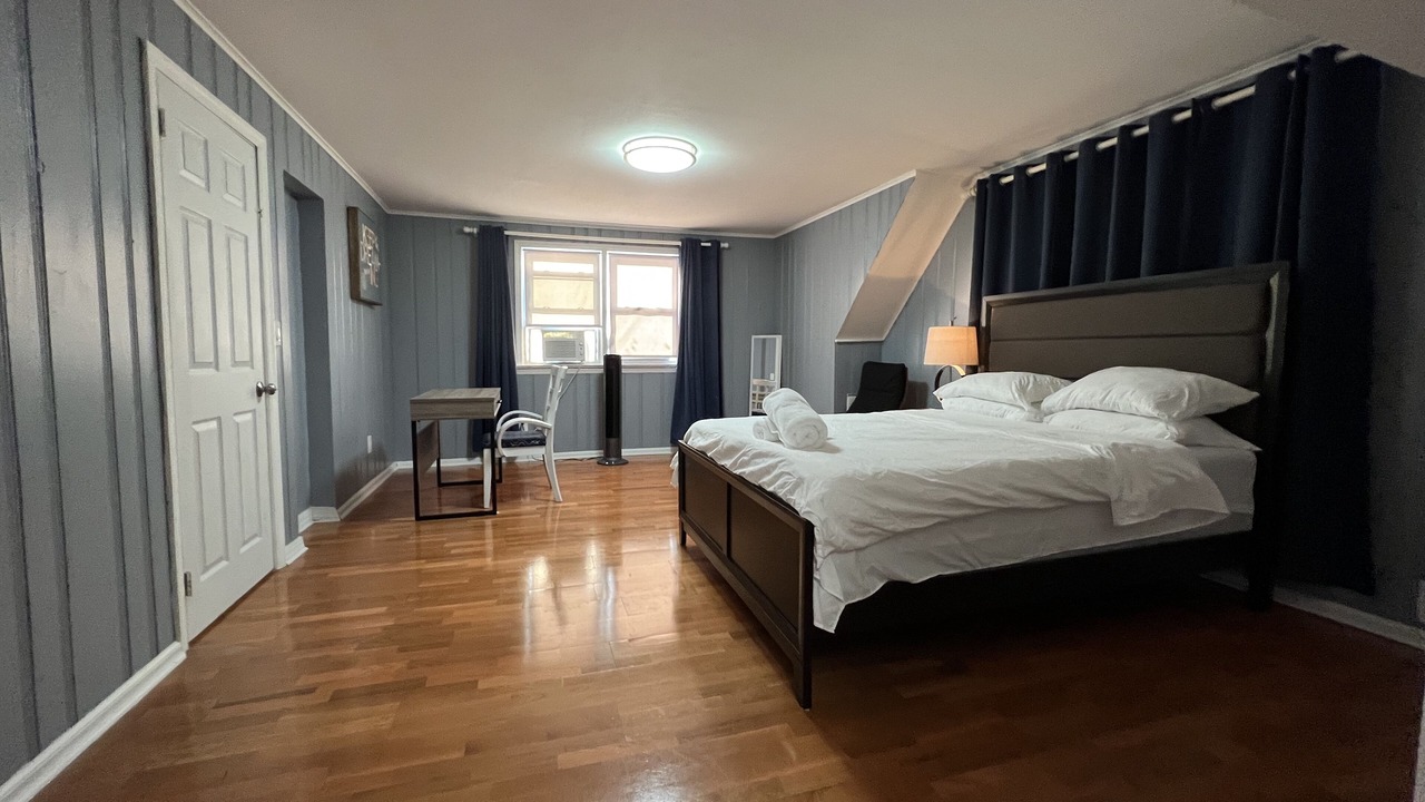 Photo of Bedroom in Teaneck