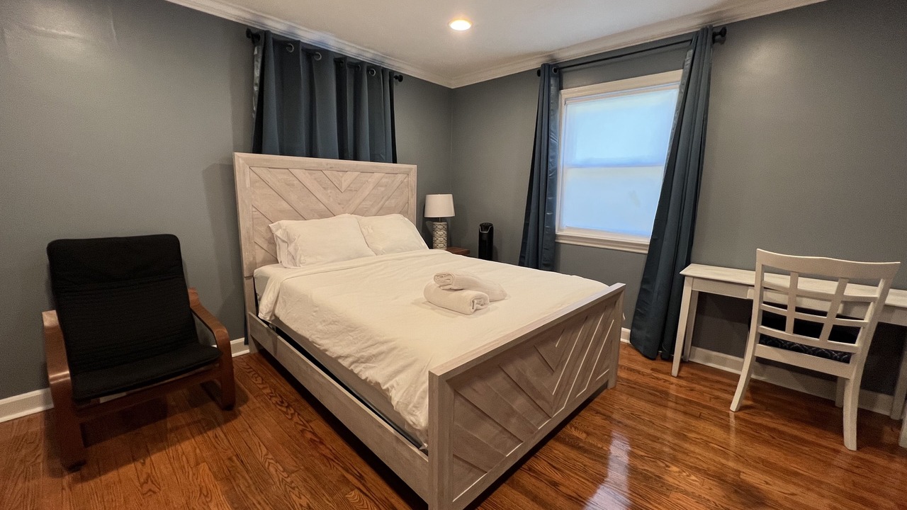 Photo of Bedroom in Teaneck