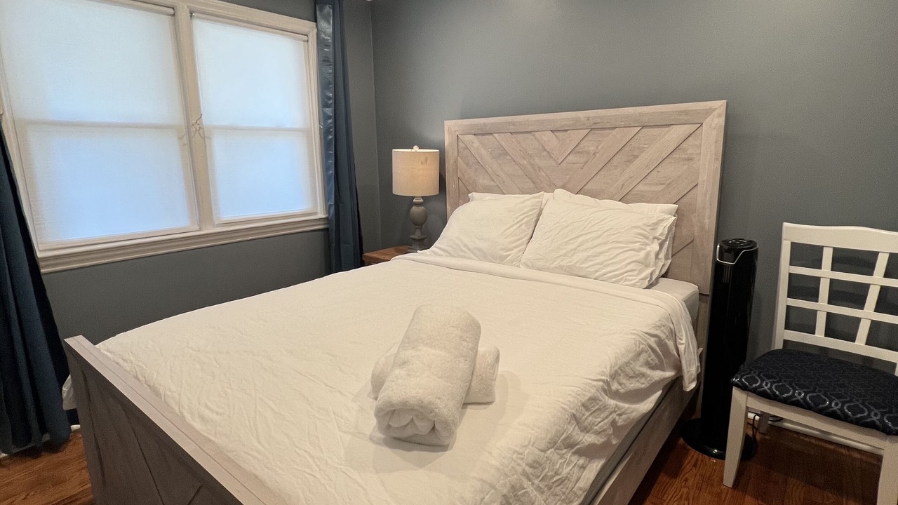Photo of Bedroom in Teaneck