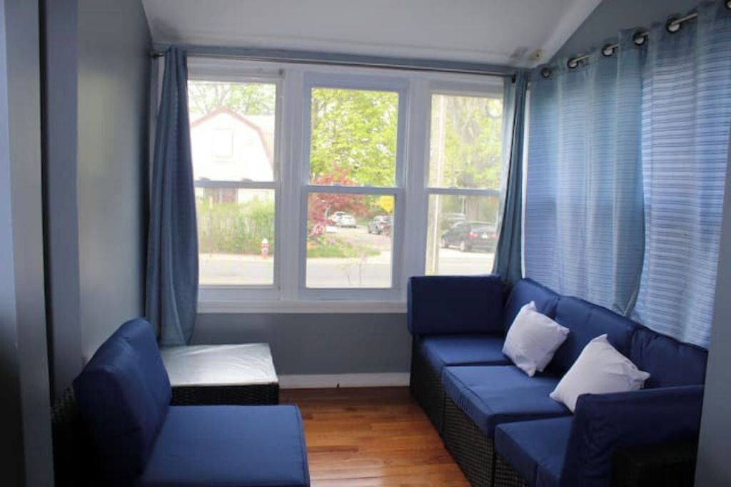 Photo of Livingroom in Teaneck
