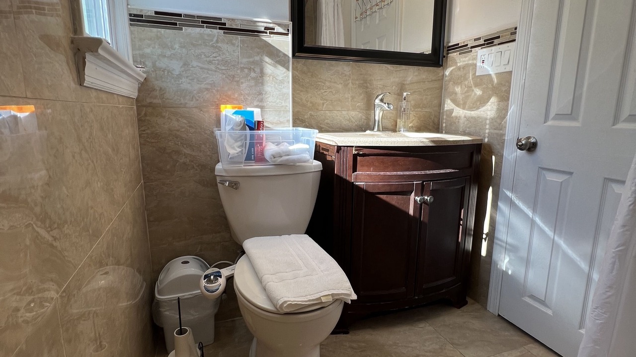 Photo of Bathroom in Teaneck