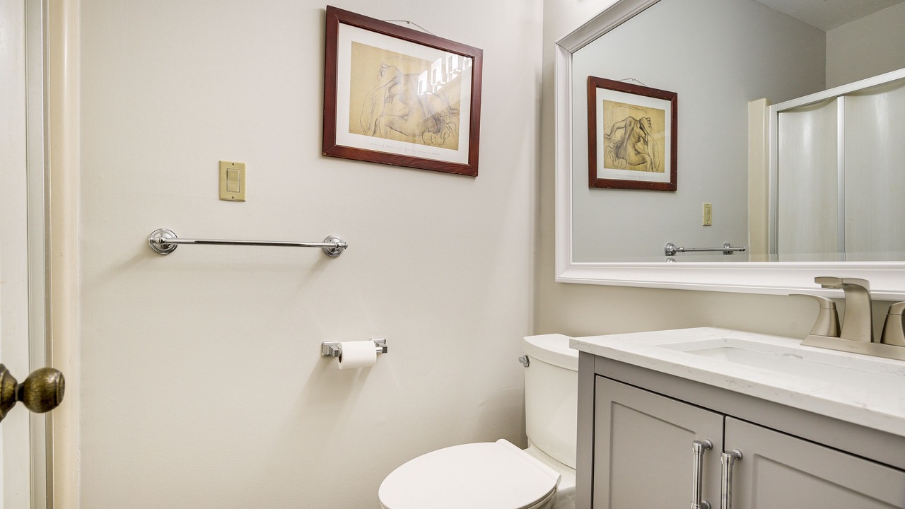 Photo of Bathroom in Eden