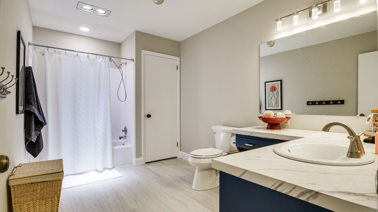 Photo of Bathroom in Eden