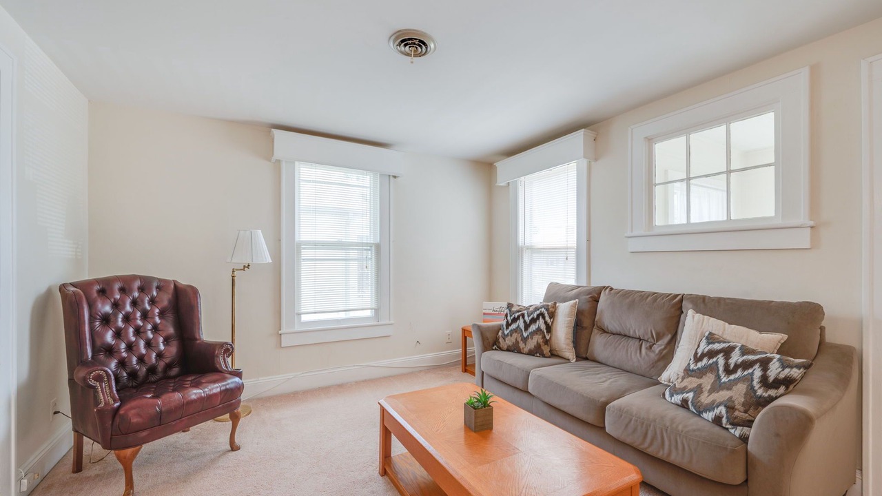 Photo of Livingroom in Hampton