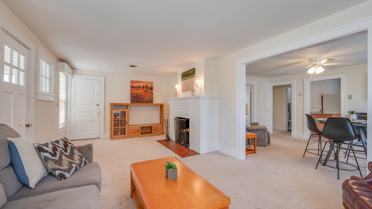 Photo of Livingroom in Hampton