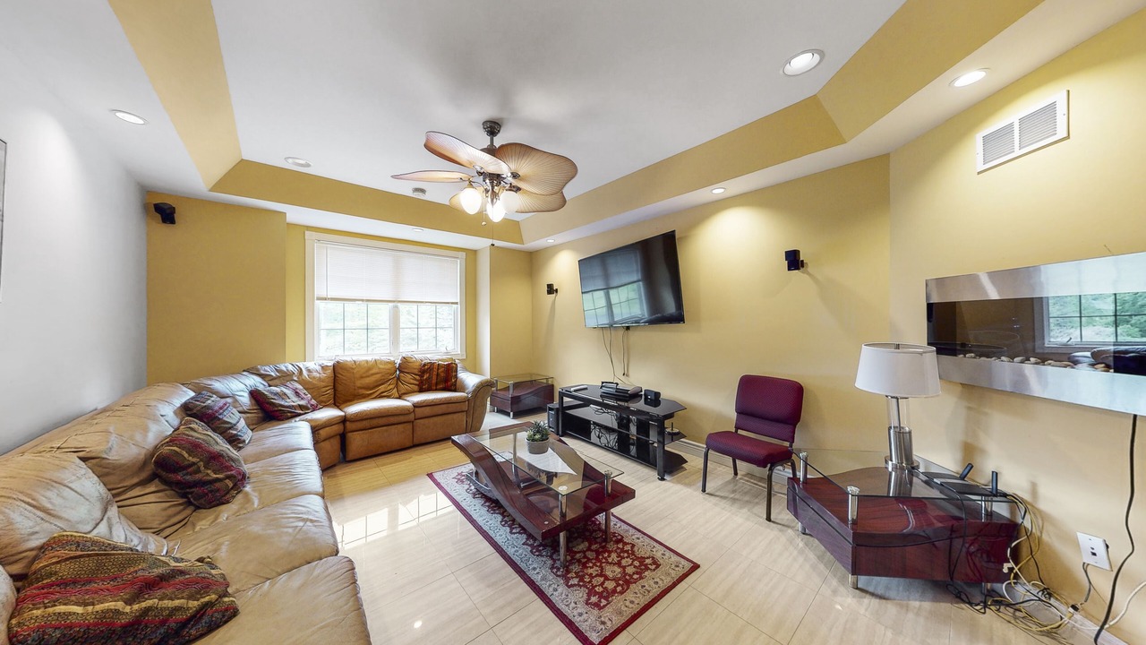 Photo of Livingroom in Tobyhanna