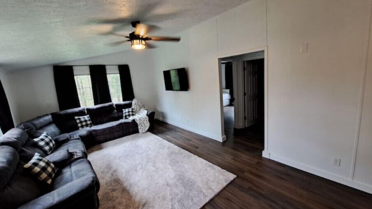 Photo of Livingroom in Sistersville