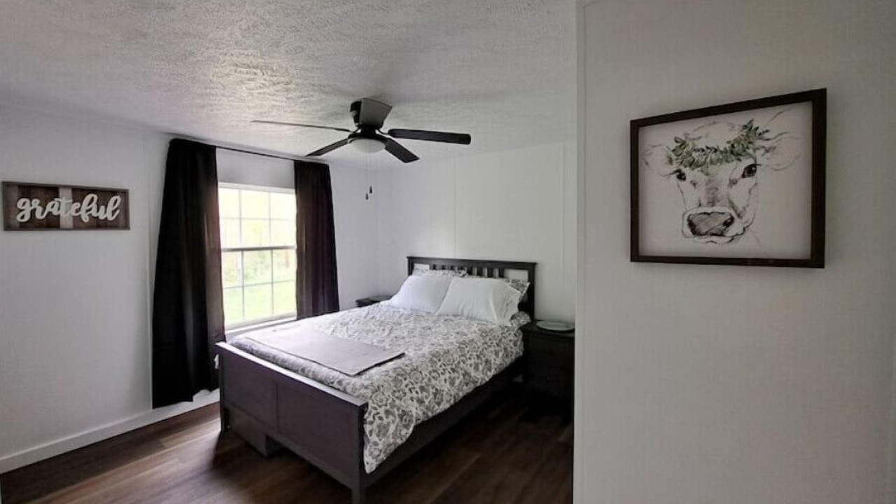 Photo of Bedroom in Sistersville