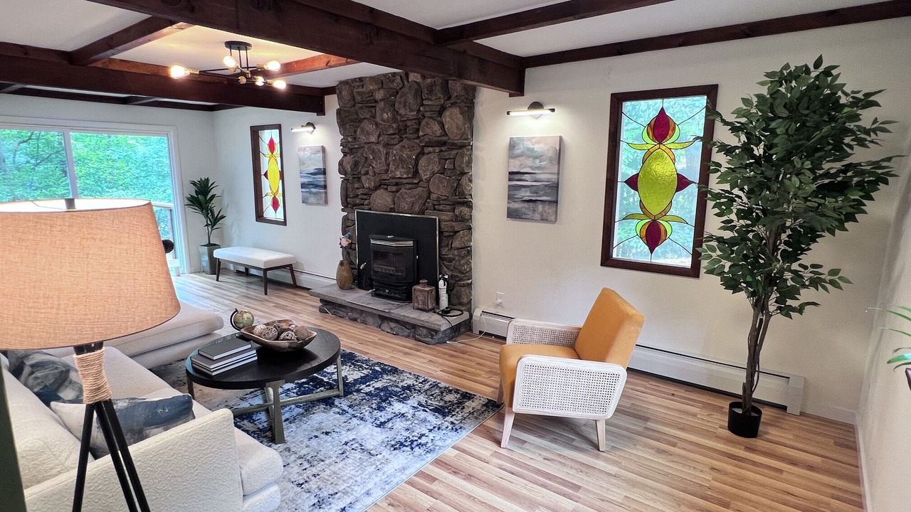 Photo of Livingroom in Greentown