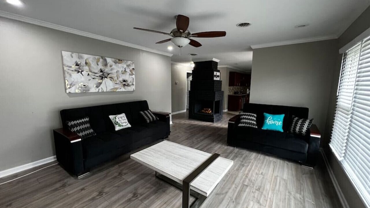 Photo of Livingroom in Newark