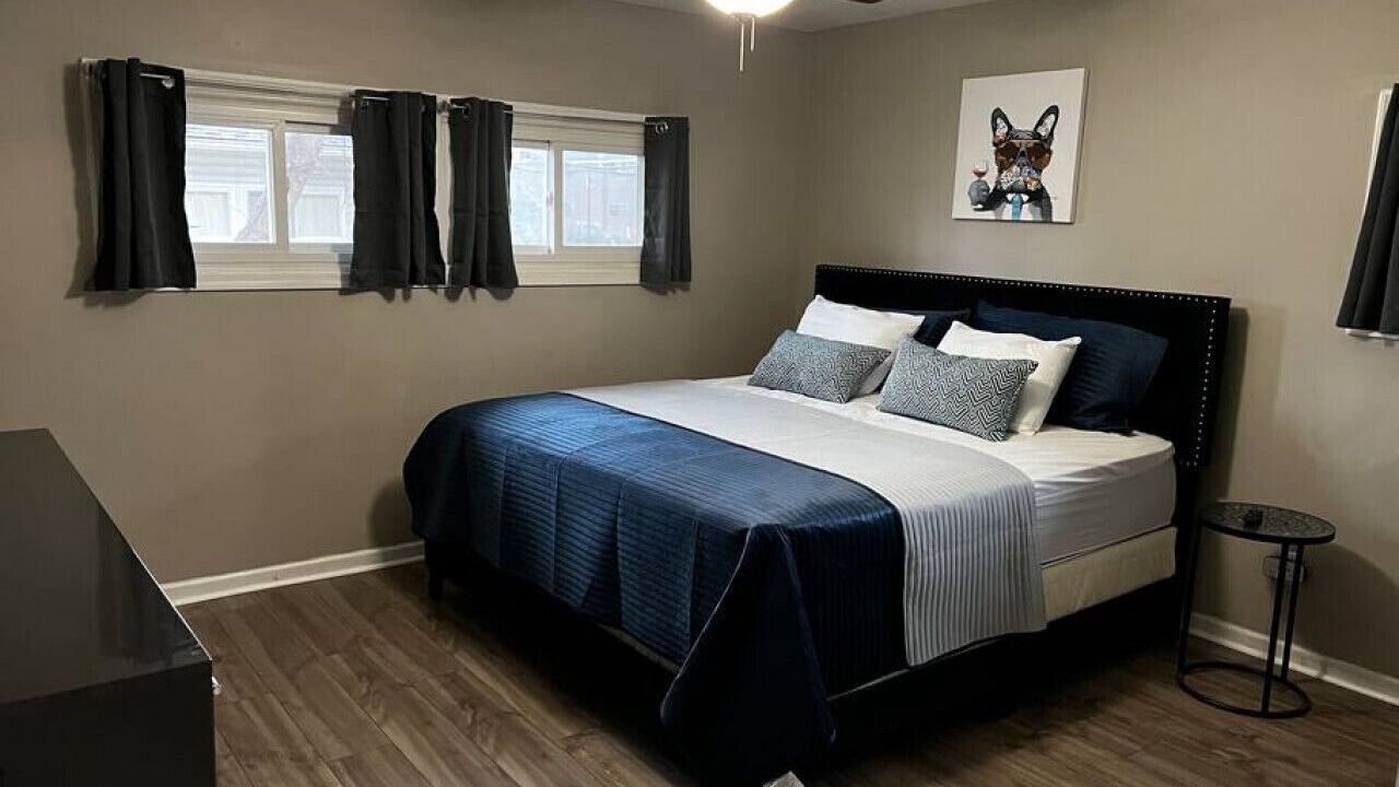 Photo of Bedroom in Newark