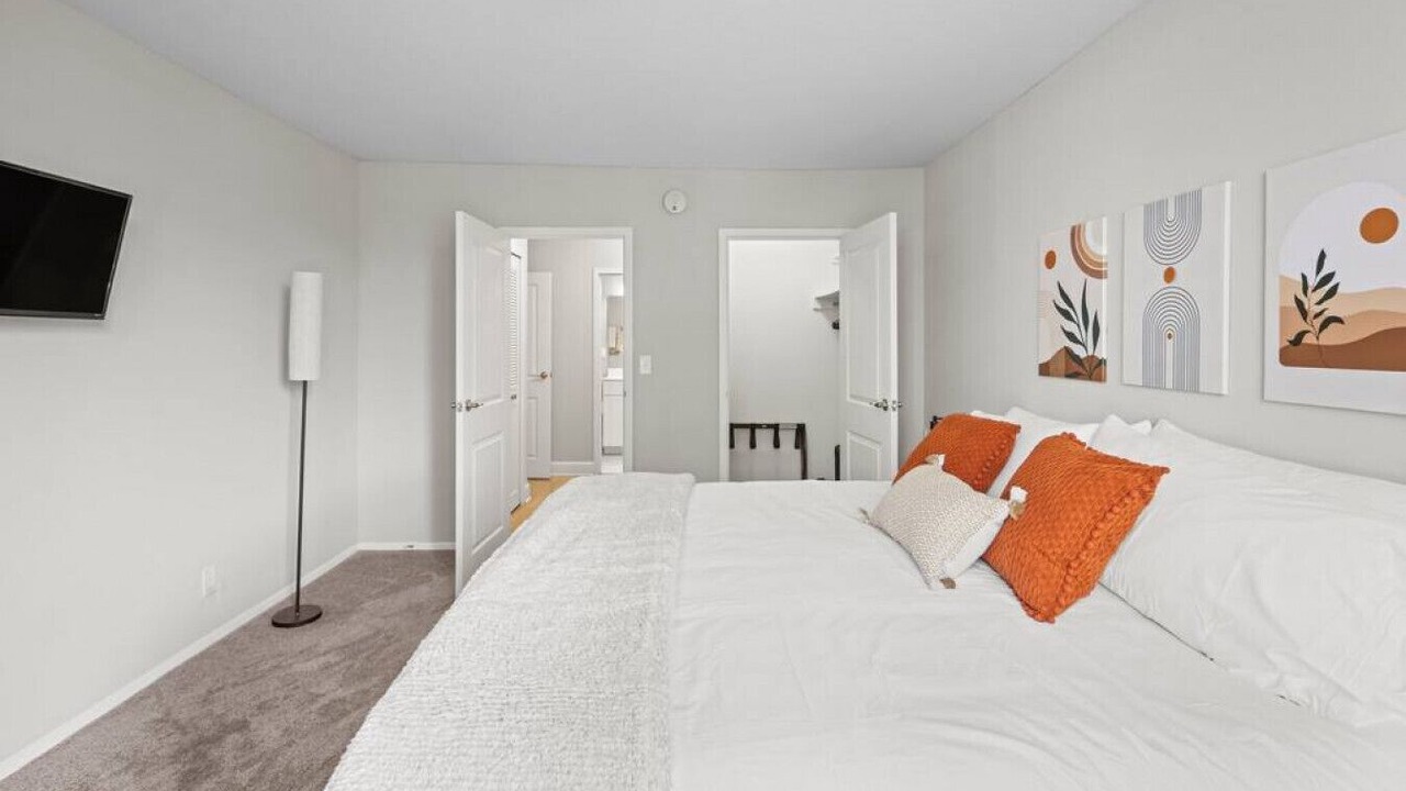Photo of Bedroom in Crystal City