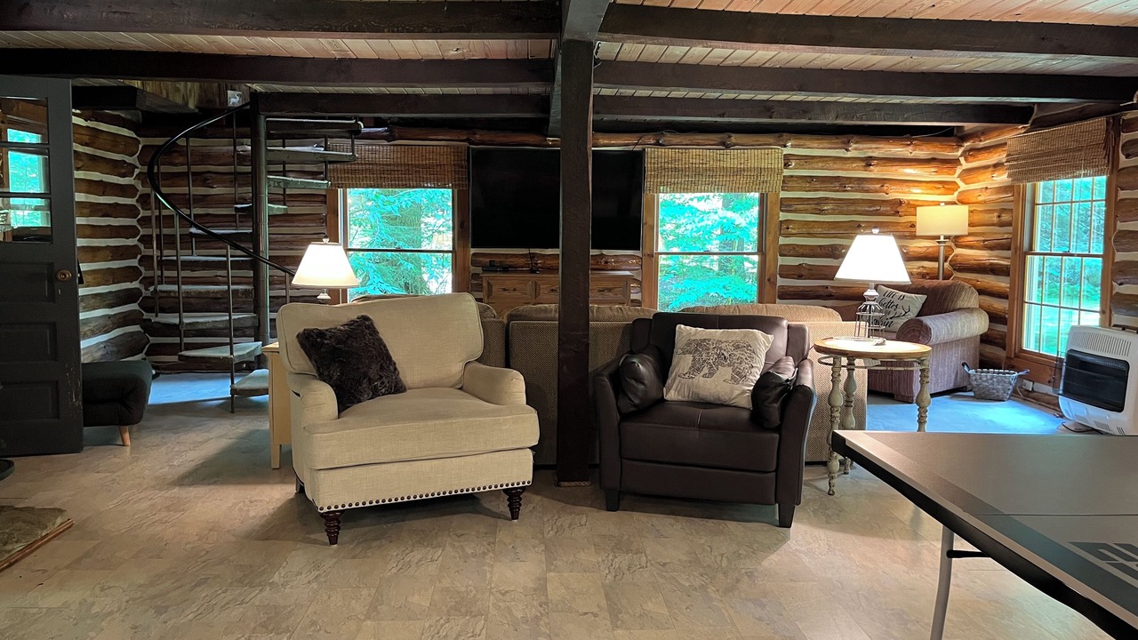 Photo of Livingroom in Tylersburg
