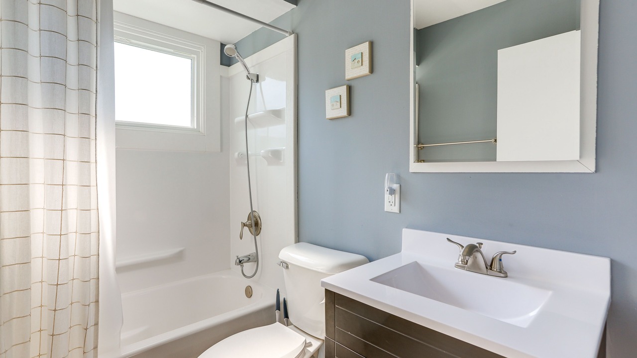 Photo of Bathroom in Port Clinton