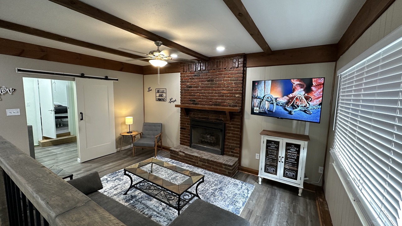 Photo of Livingroom in Oliver Springs