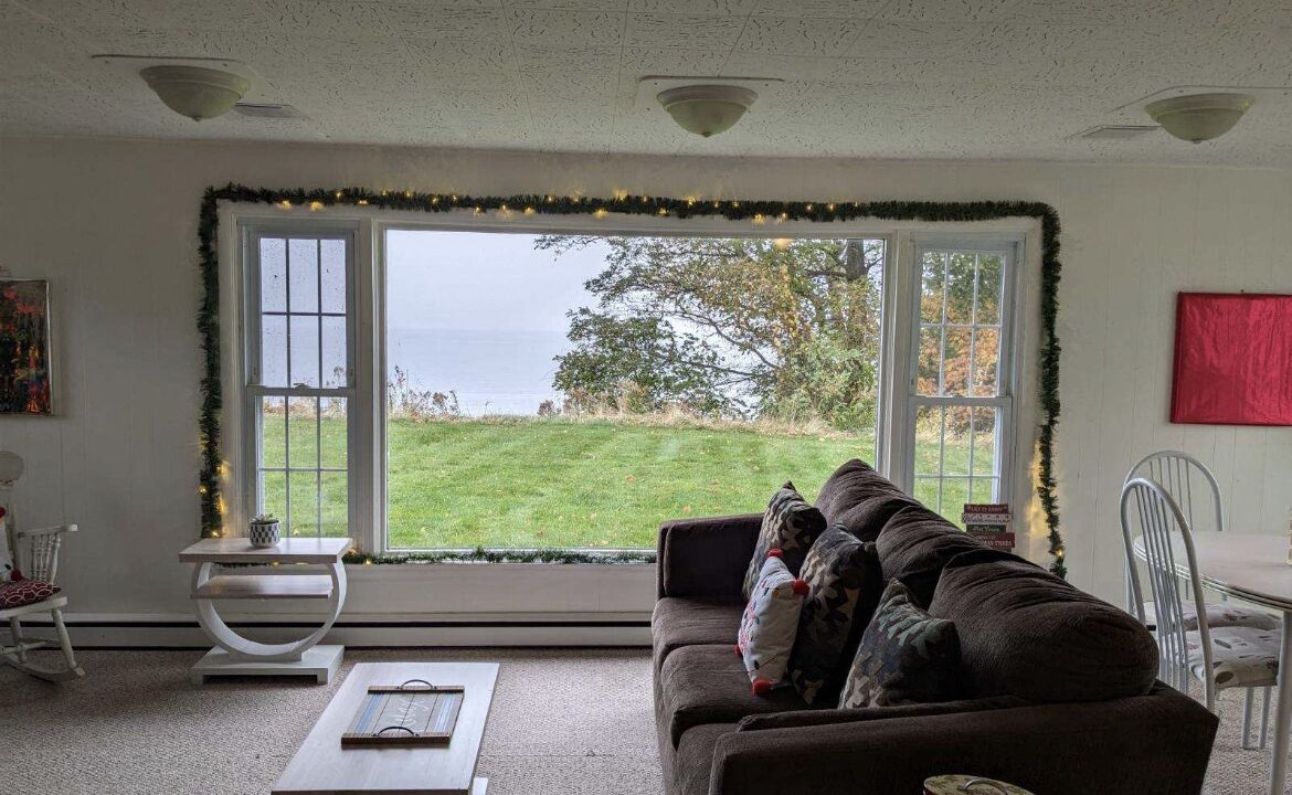 Photo of Livingroom in Erie County