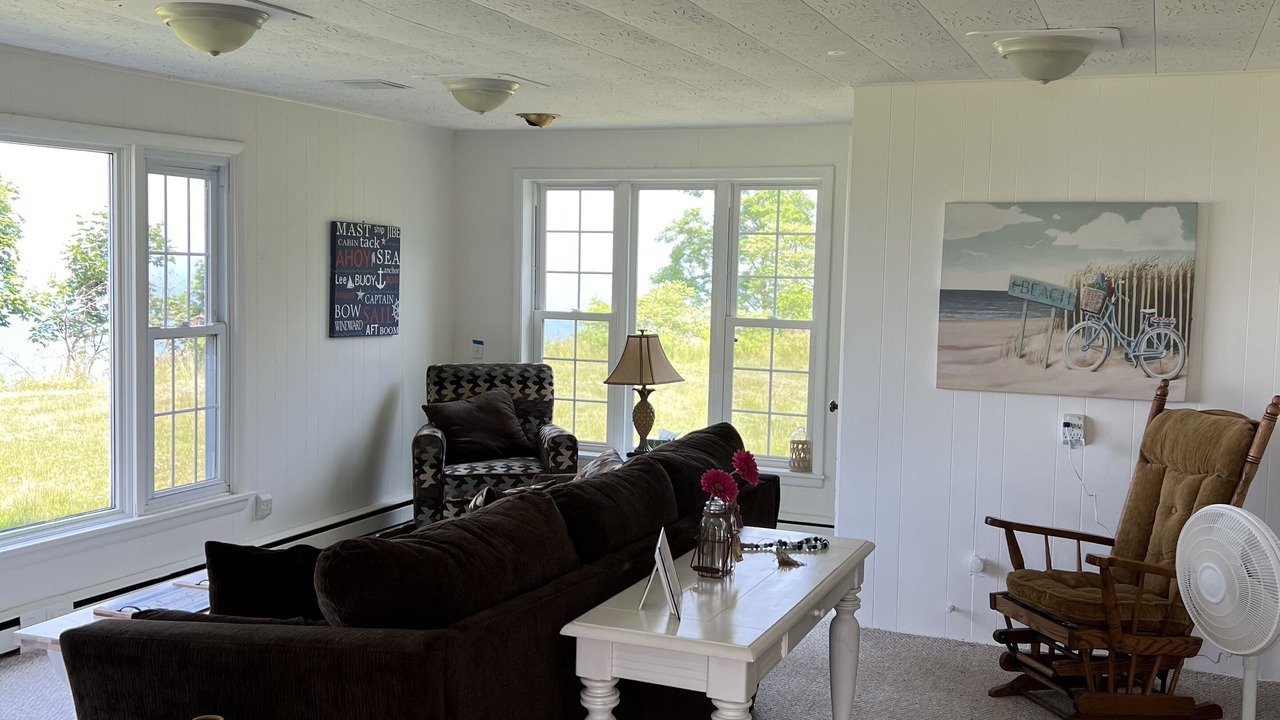 Photo of Livingroom in Erie County