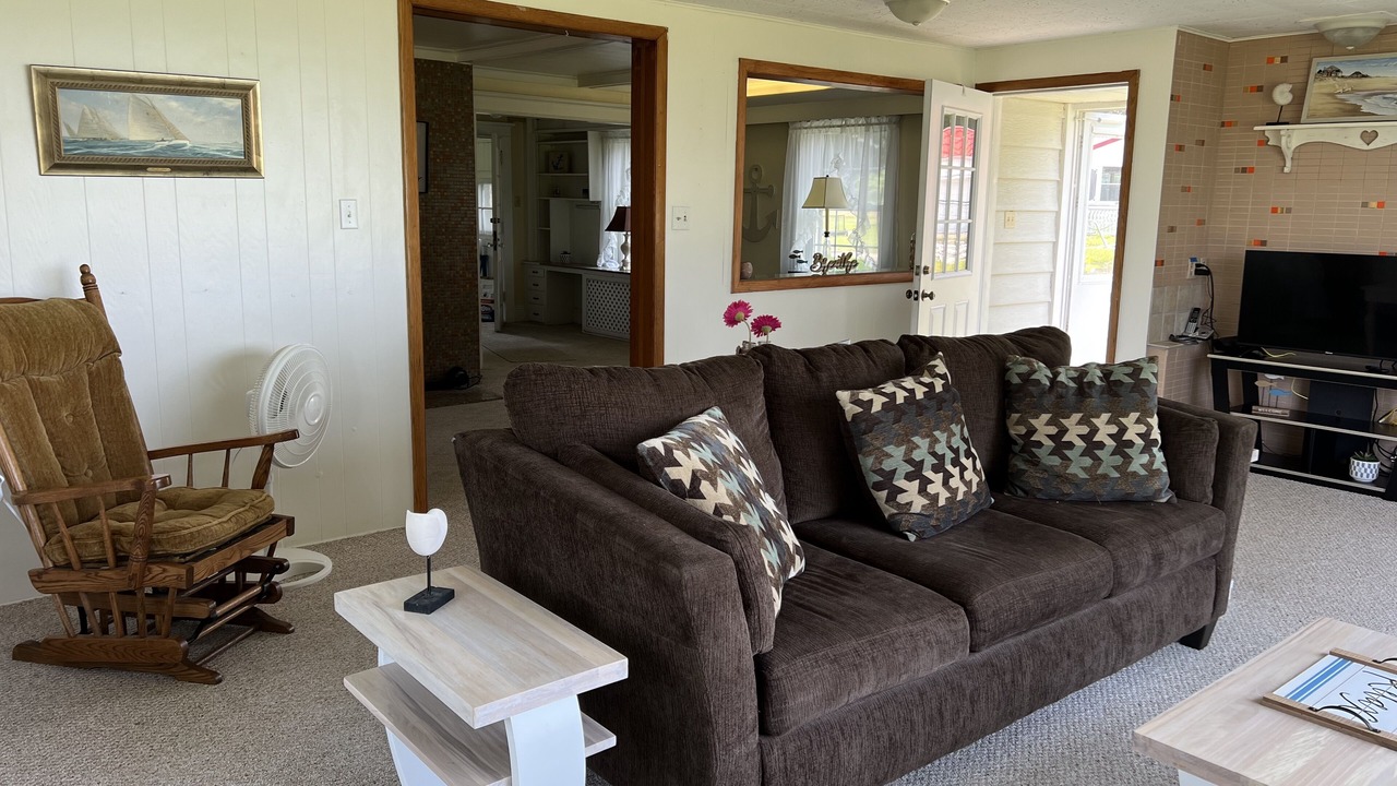 Photo of Livingroom in Erie County