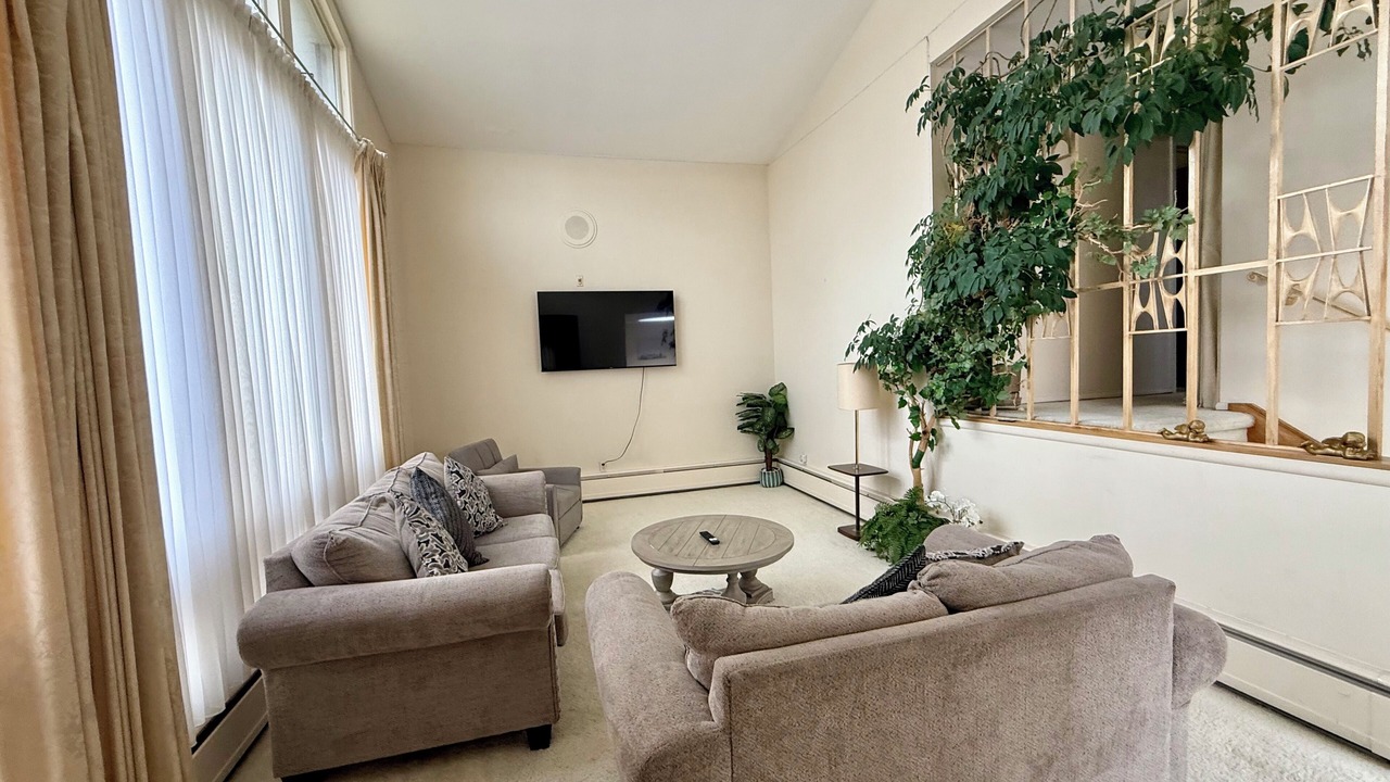 Photo of Livingroom in Amherst