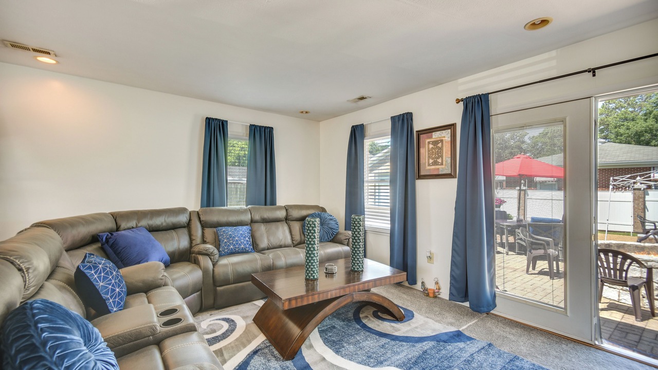 Photo of Livingroom in Newport News