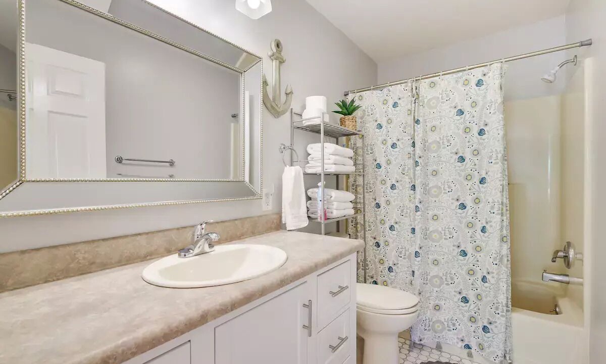 Photo of Bathroom in Paupackan Lake