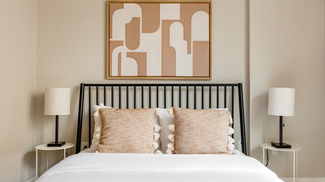 Photo of Bedroom in George Washington University