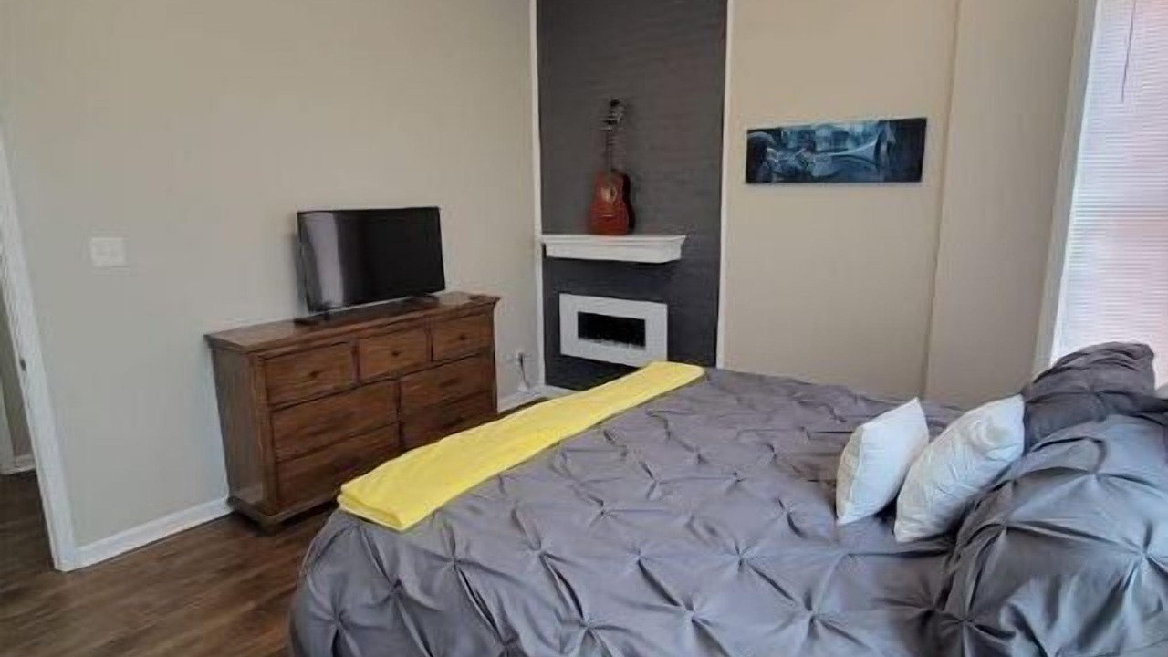 Photo of Bedroom in New Pathways