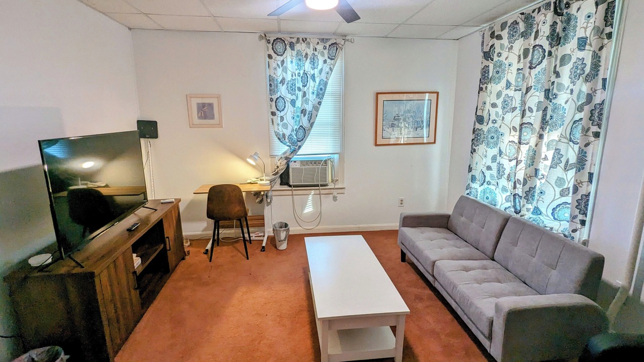 Photo of Livingroom in Enola