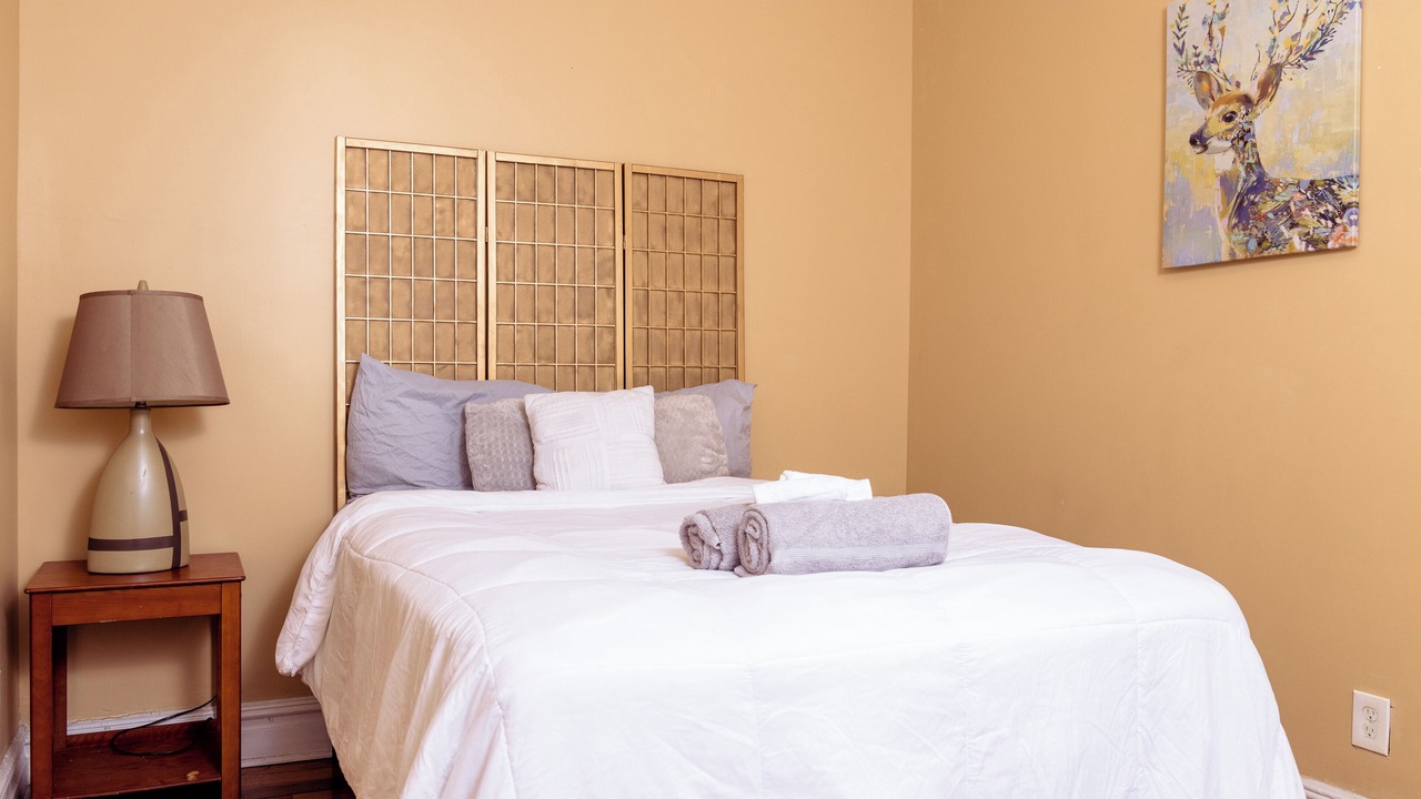 Photo of Bedroom in Weequahic