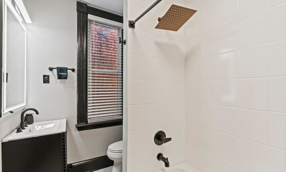 Photo of Bathroom in Shaw
