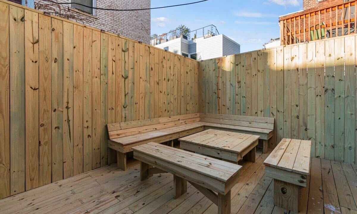 Photo of Outdoor in Shaw