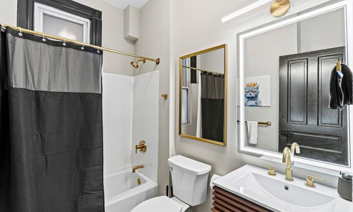 Photo of Bathroom in Shaw