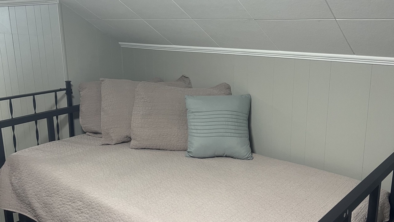 Photo of Bedroom in Ashland