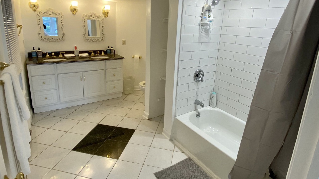 Photo of Bathroom in Northwest Yonkers