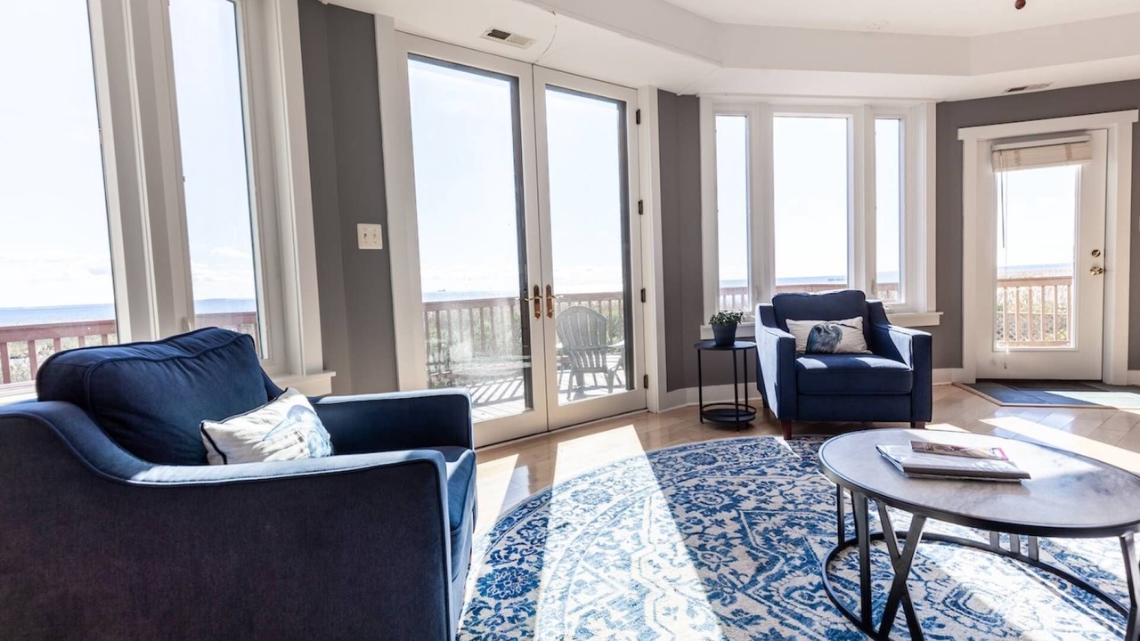 Photo of Livingroom in Shady Side