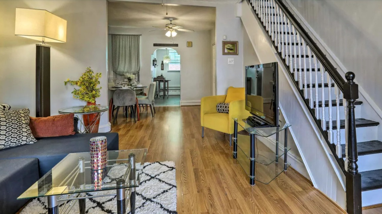 Photo of Livingroom in Whitman