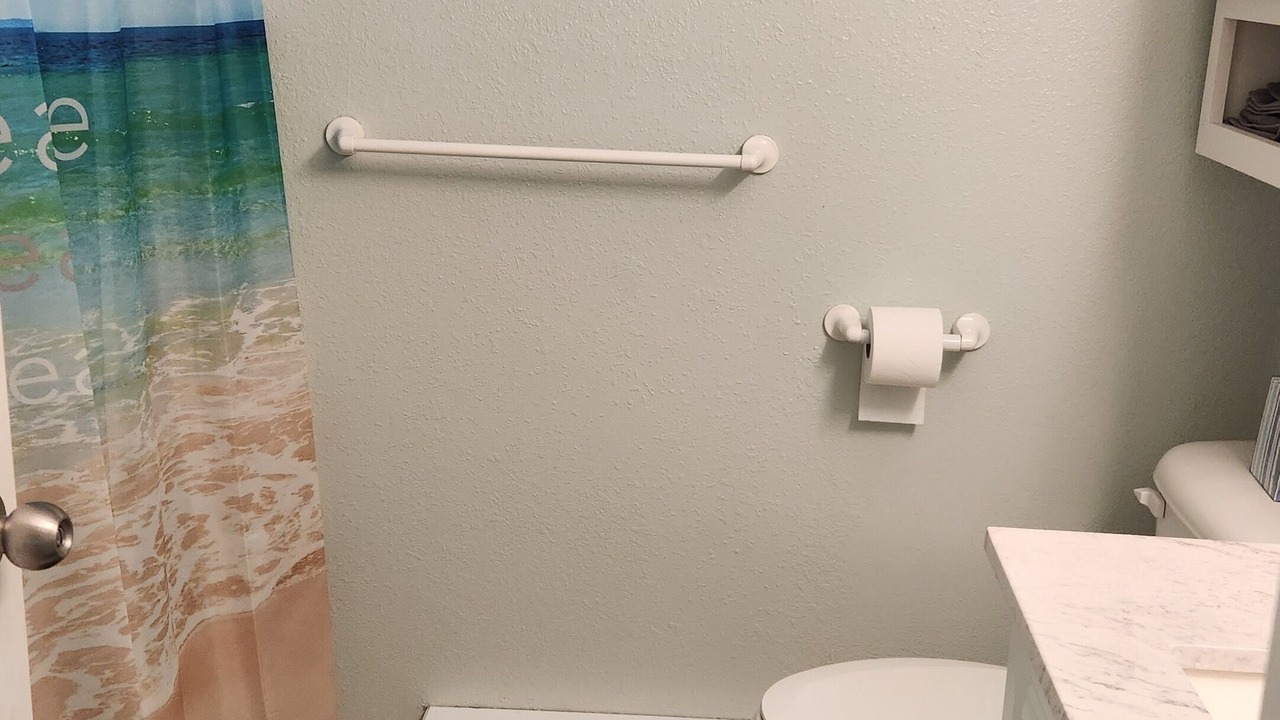 Photo of Bathroom in Oak Harbor