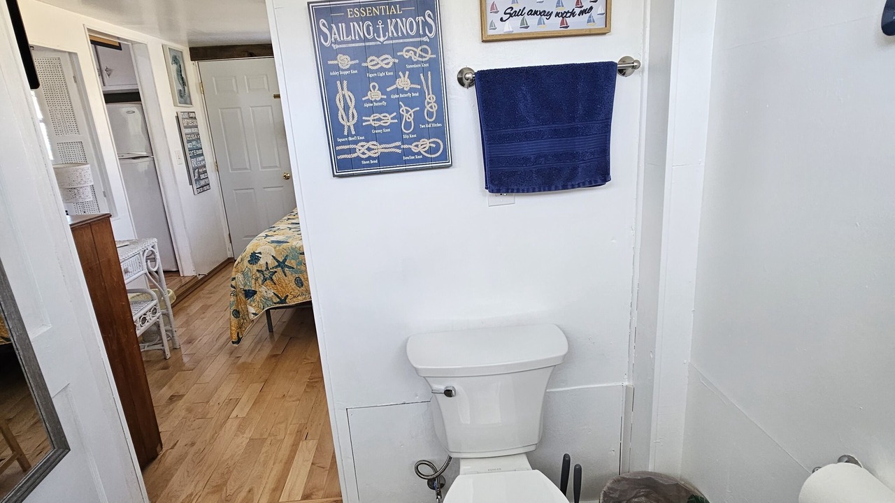 Photo of Bathroom in Madison-on-the-Lake