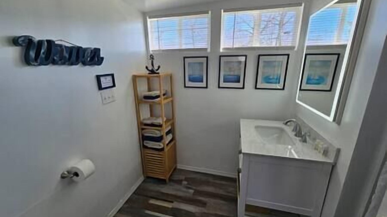 Photo of Bathroom in Madison-on-the-Lake
