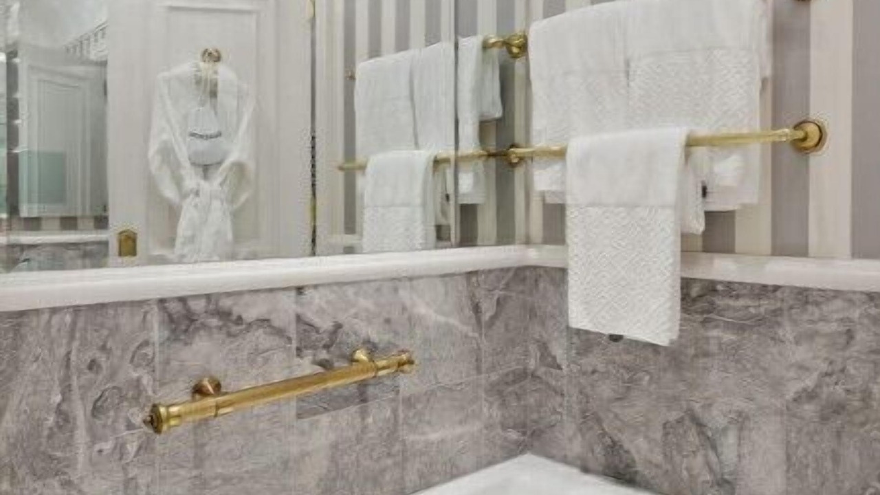 Photo of Bathroom in Central Park South