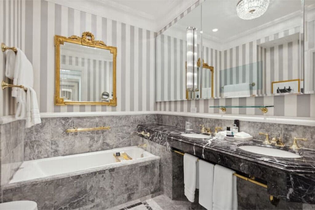 Photo of Bathroom in Central Park South