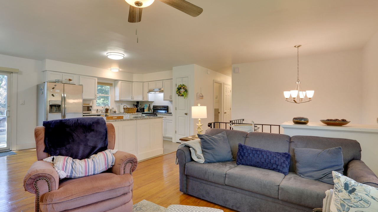Photo of Livingroom in Kiamesha Lake