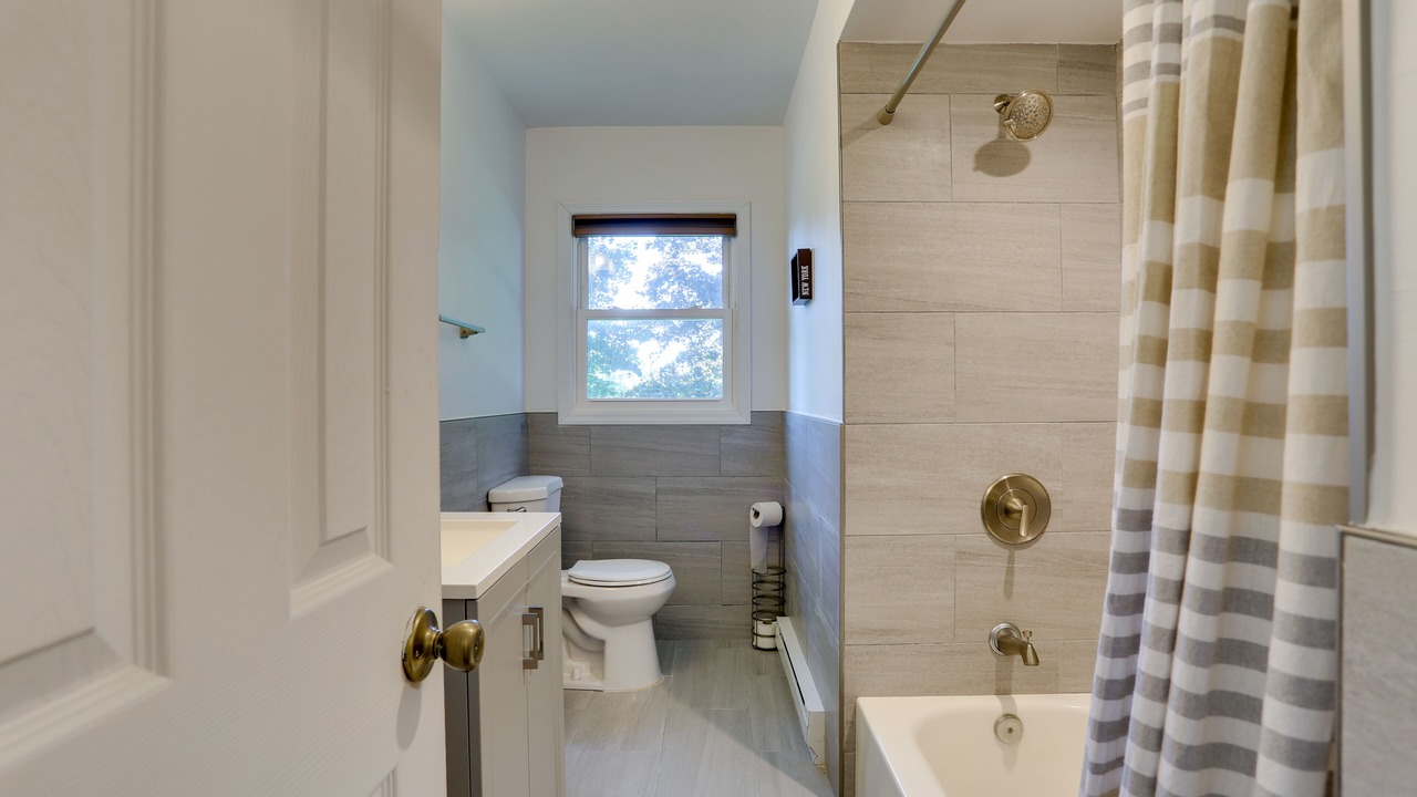 Photo of Bathroom in Kiamesha Lake