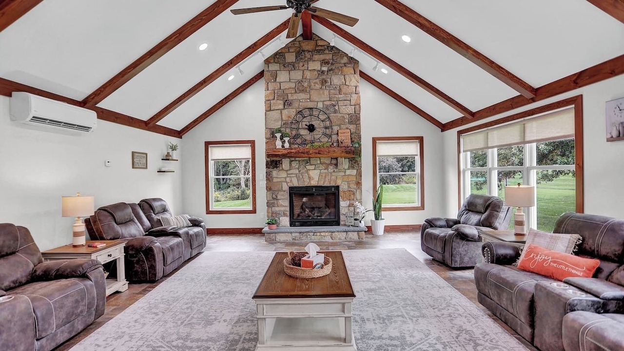 Photo of Livingroom in Loysville