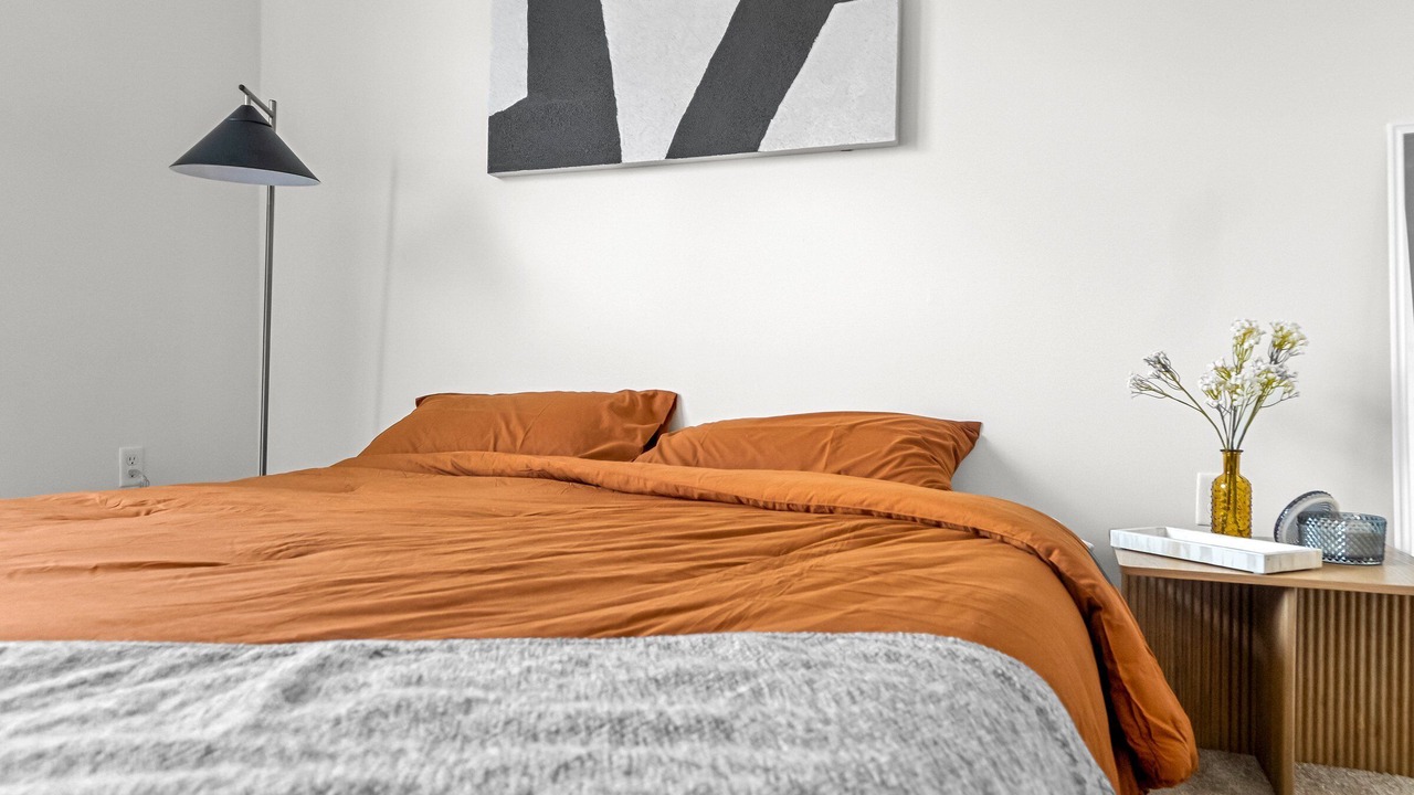 Photo of Bedroom in Jefferson Manor