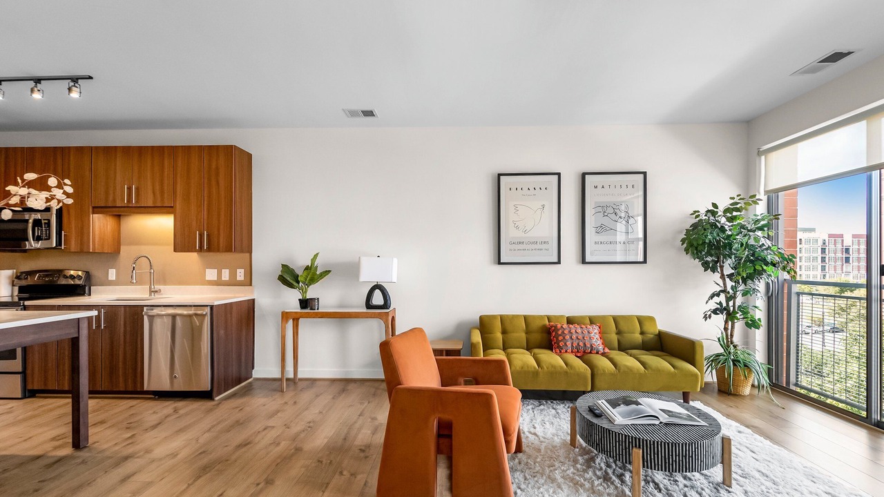 Photo of Livingroom in Jefferson Manor