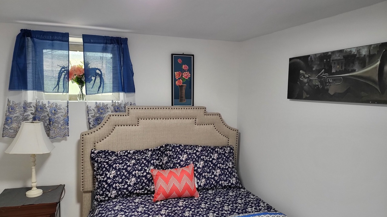 Photo of Bedroom in Weequahic