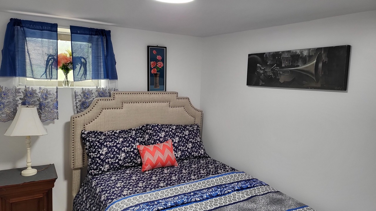 Photo of Bedroom in Weequahic