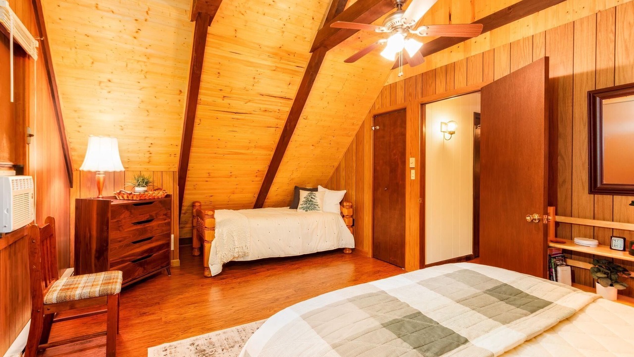 Photo of Bedroom in Alpine Lake