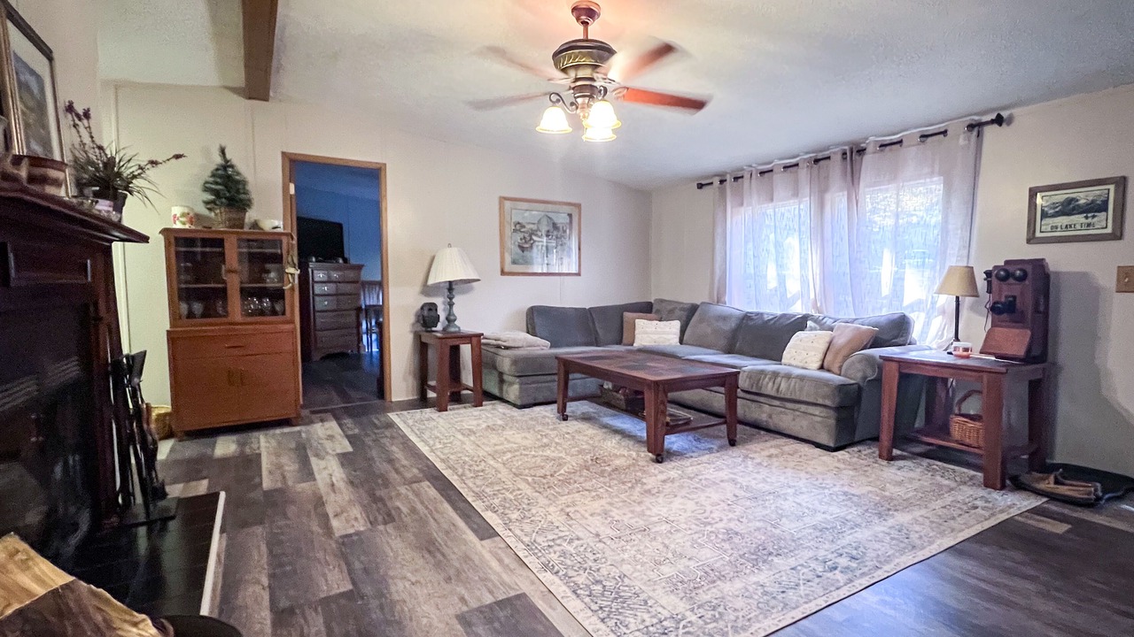 Photo of Livingroom in Confluence